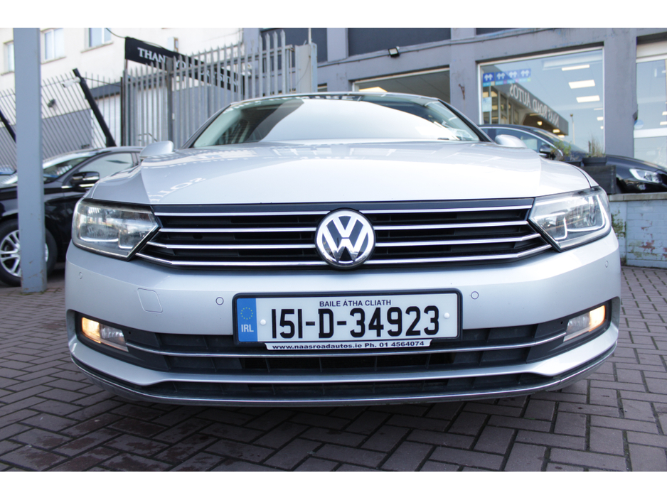 2015 Volkswagen Passat - image 9