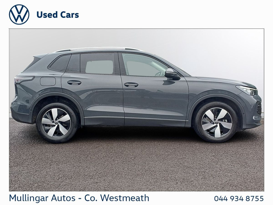 2025 Volkswagen Tiguan - image 11