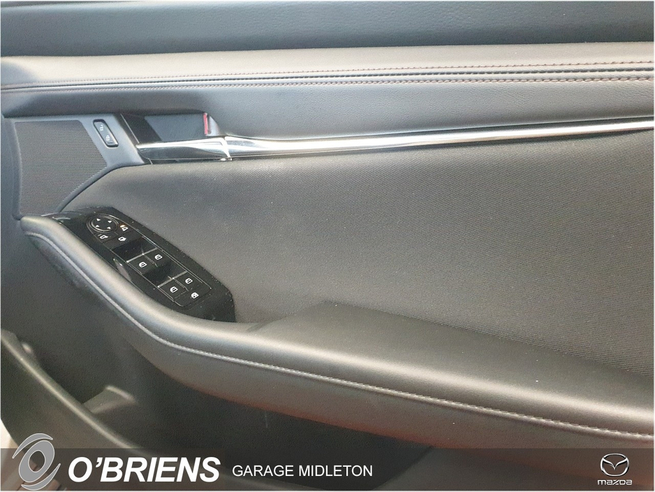 2025 Mazda Mazda3 - image 18