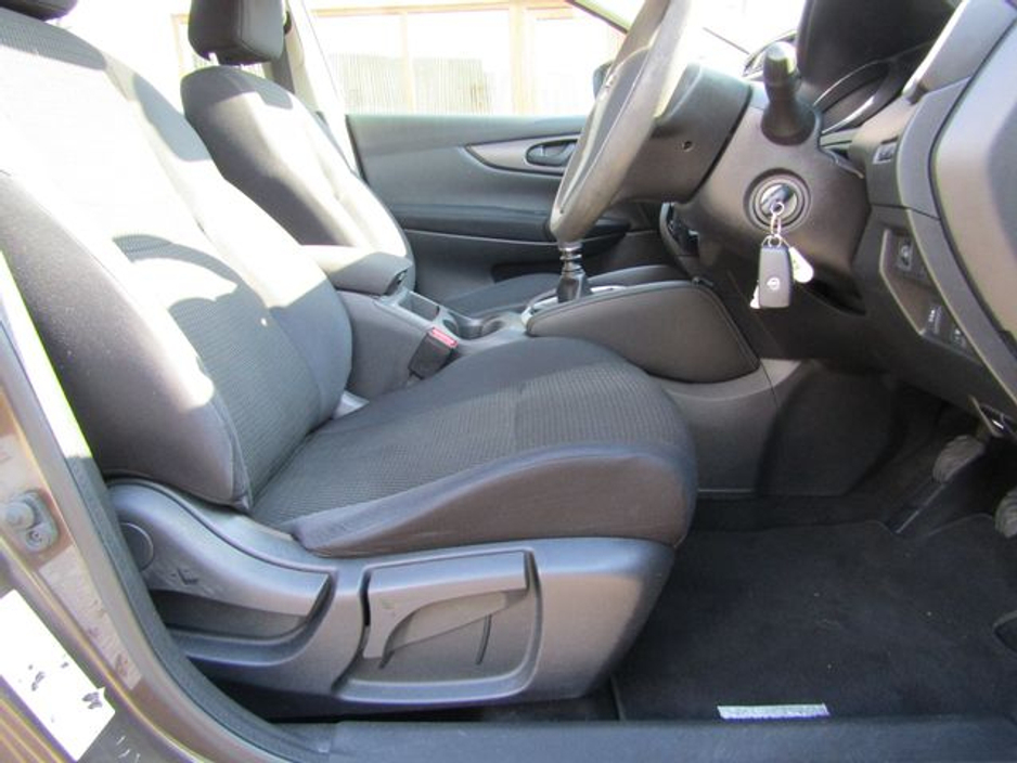 2016 Nissan Qashqai - image 12