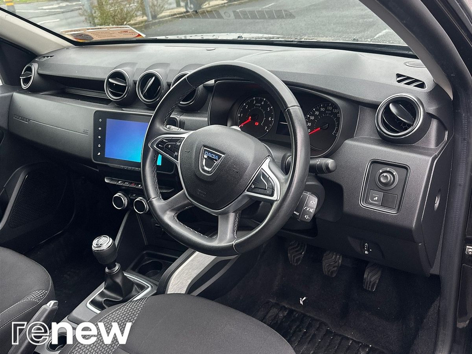 2022 Dacia Duster - image 4