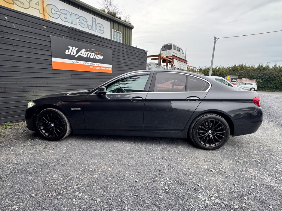 2016 BMW 5 Series - image 7