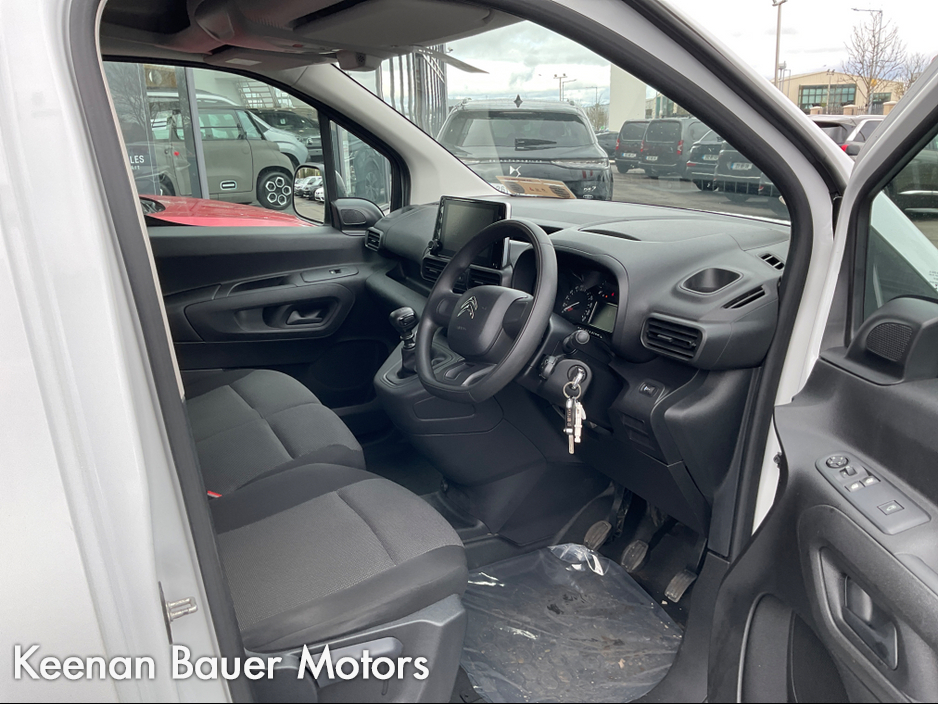 2023 Citroen Berlingo - image 6