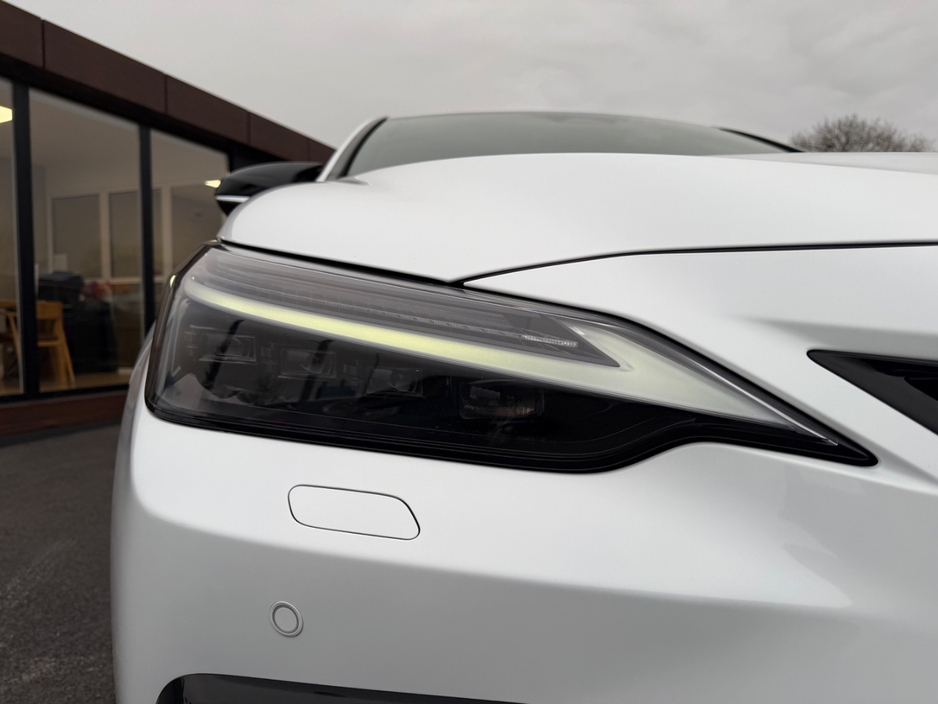 2023 Lexus NX 450 h+ - image 17