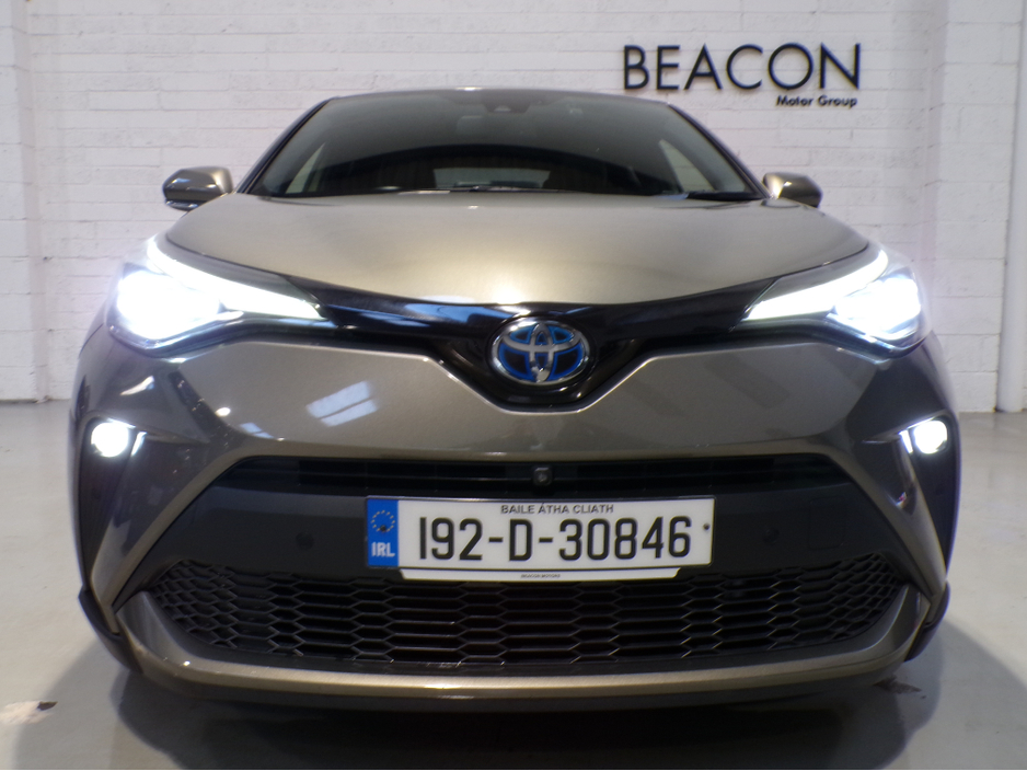 2019 Toyota C-HR 192*18,000 MILES*HYBRID SPORT TOYOTA C-HR SELF CHARGING 1.8 AUTOMATIC*FANTASTIC CONDITION GREAT ON FUEL, POWER, COMFORT WITH A LOT OF SPACE ALL COMBINED FOR A FANTASTIC DRIVE. CAR COMES WITH FULL SAF €21,900