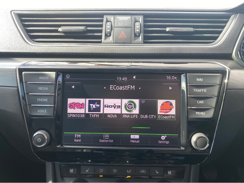 2016 Skoda Superb - image 9