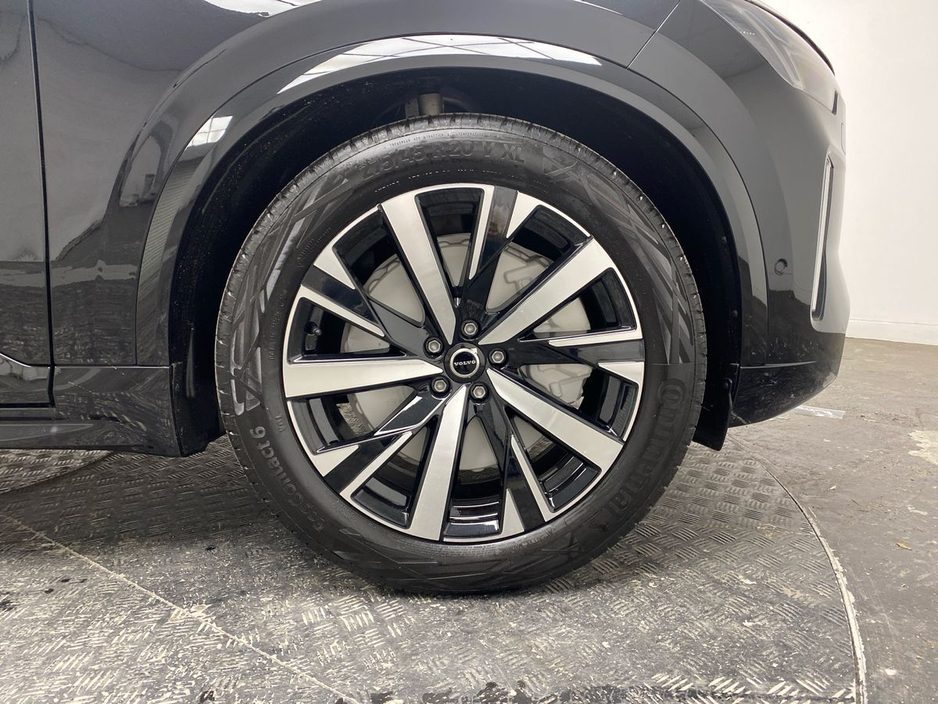 2025 Volvo XC90 - image 7