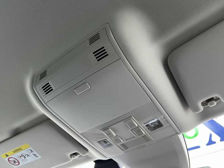 2020 Volkswagen Passat - image 37