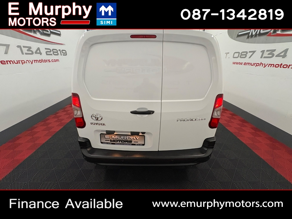 2021 Toyota Proace - image 5