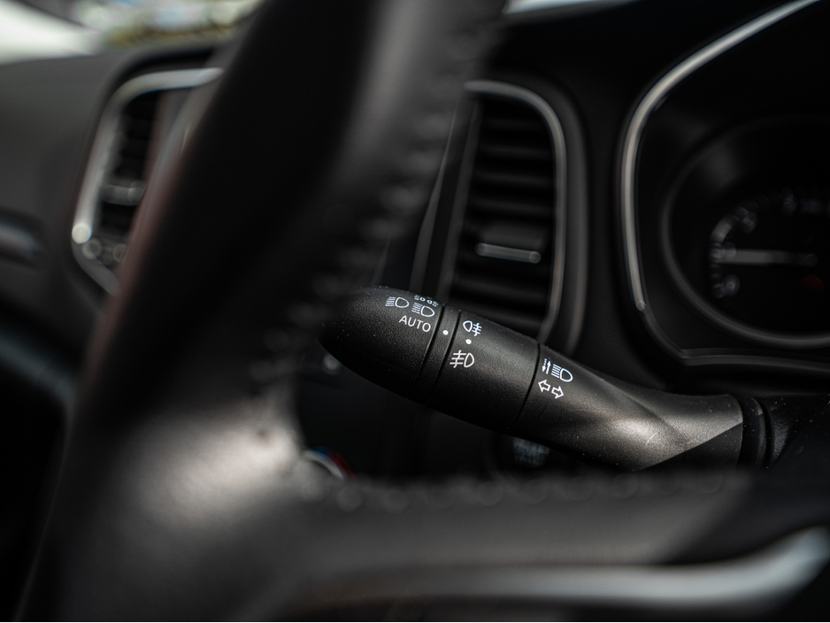 2019 Renault Megane - image 20