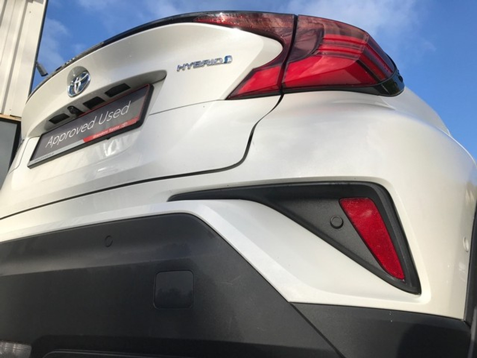 2022 Toyota C-HR - image 12