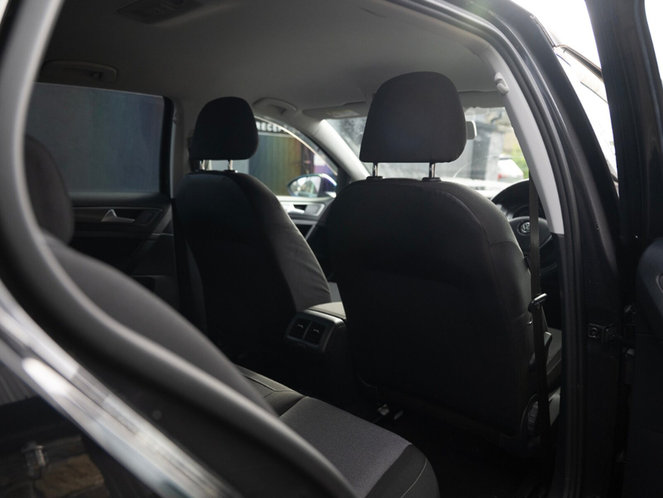 2014 Volkswagen Golf - image 22