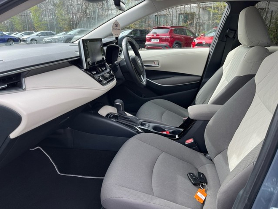 2019 Toyota Corolla - image 6