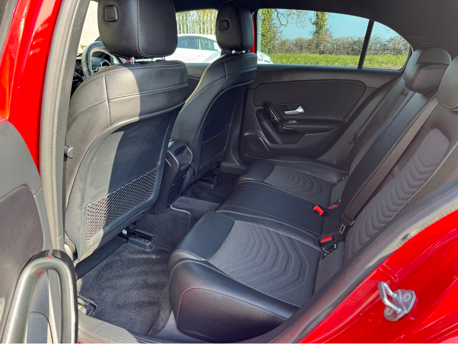 2019 Mercedes-Benz 180 - image 14