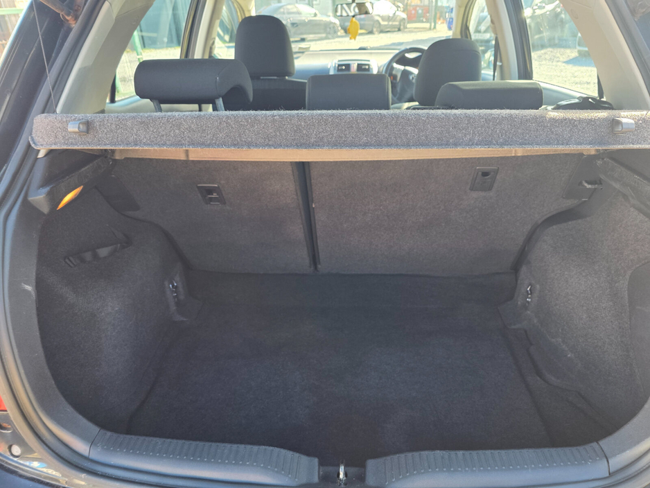 2007 Toyota Auris - image 6