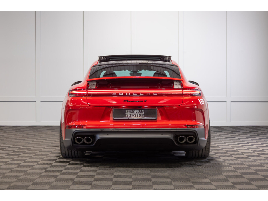 2025 Porsche Panamera - image 5