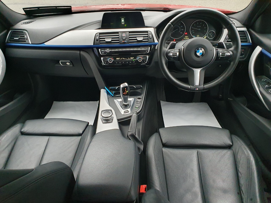 2018 BMW 3 Series - image 12