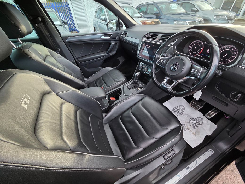 2017 Volkswagen Tiguan - image 9