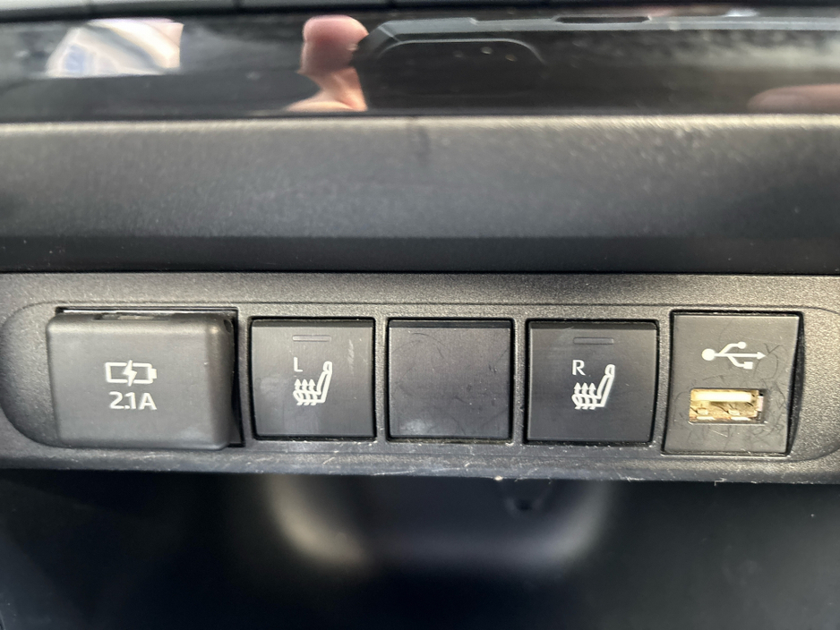 2020 Toyota Yaris Cross - image 14