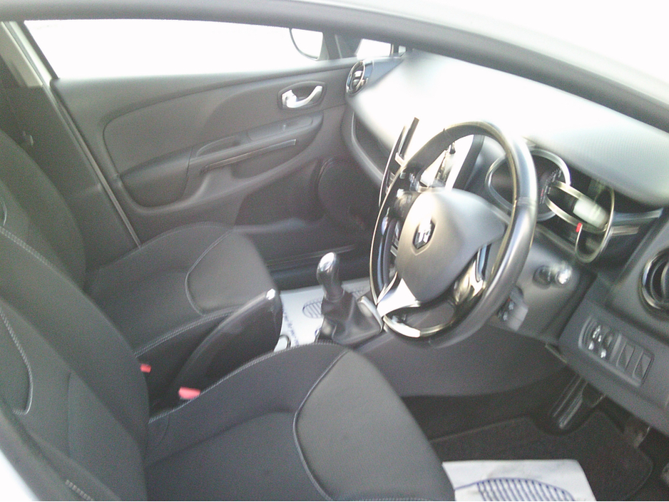 2016 Renault Clio NEW NCT 2028, DYNAMIQUE SAT./NAV., €270 TAX , LOW KMS. S./HISTORY. €8,999