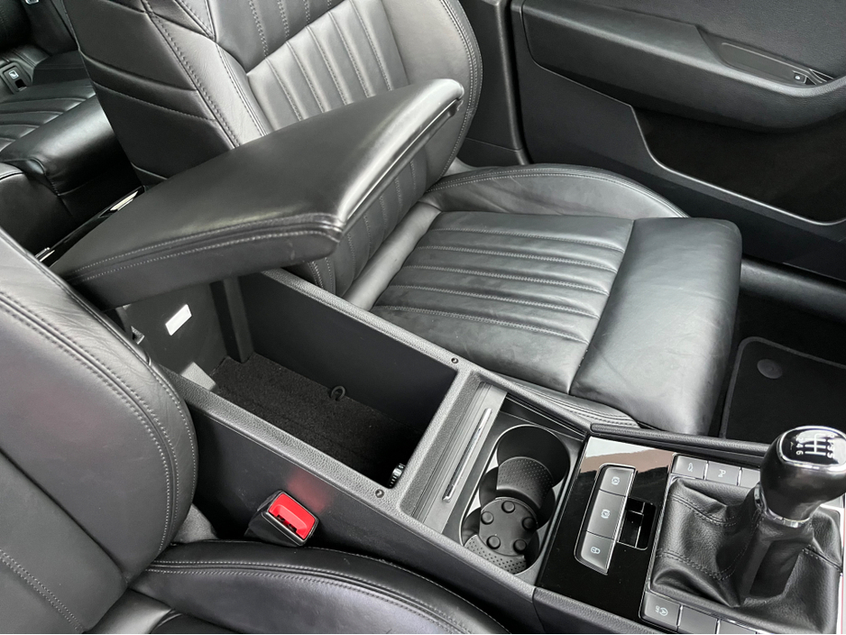 2016 Skoda Superb - image 12