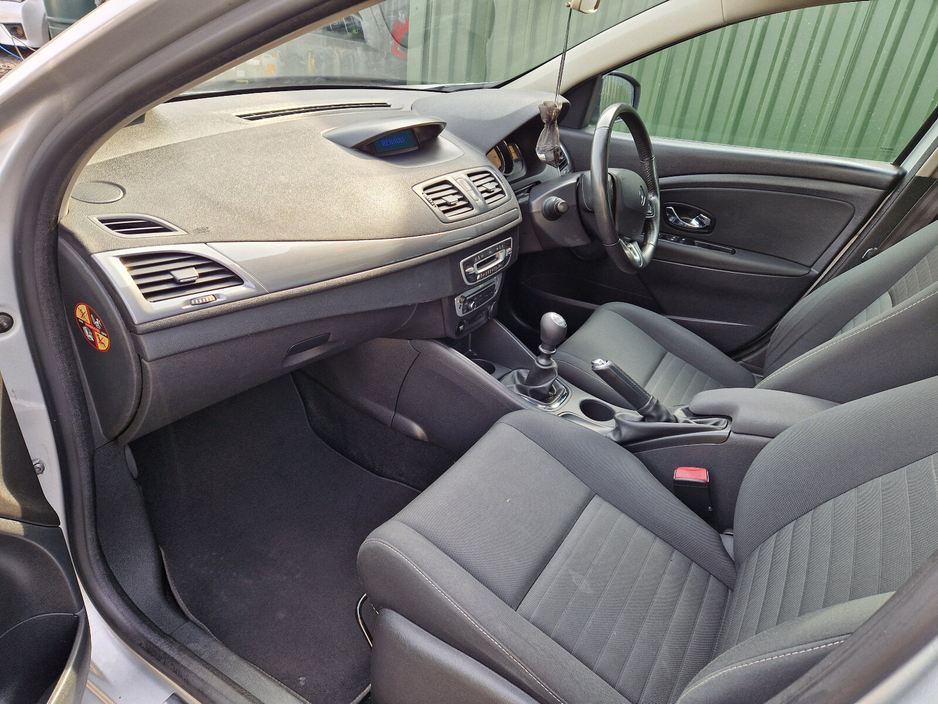 2016 Renault Megane - image 13