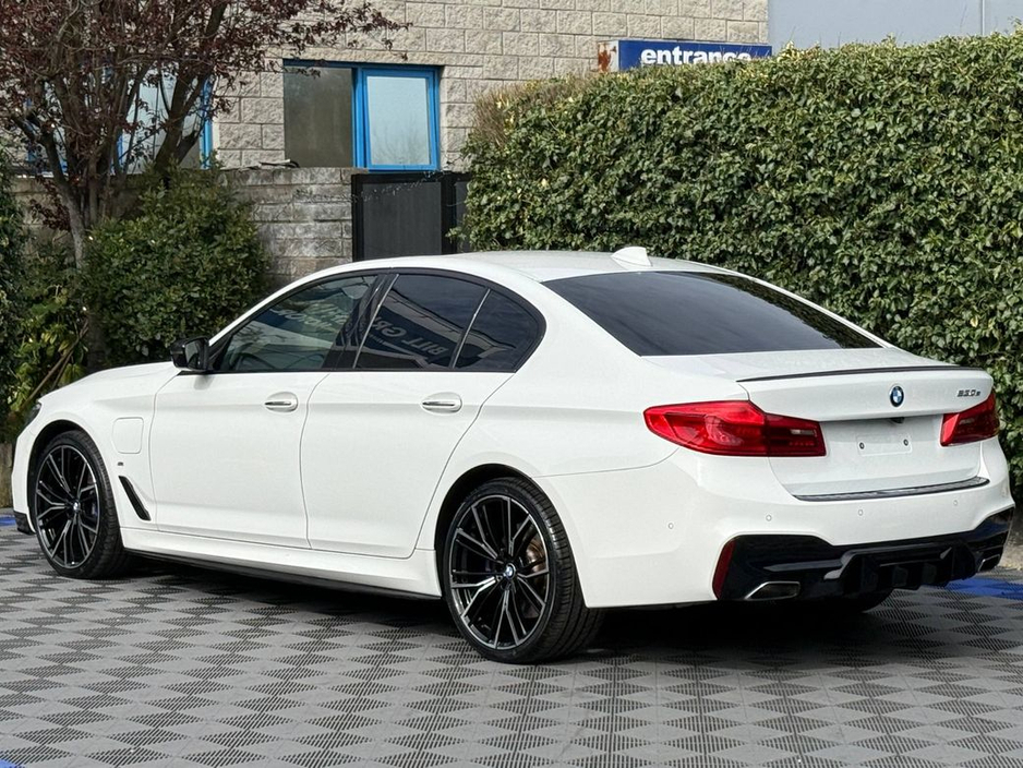 2018 BMW 5 Series - image 7