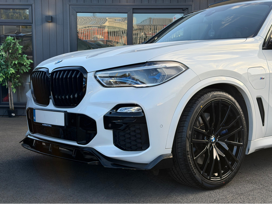 2021 BMW X5 - image 12