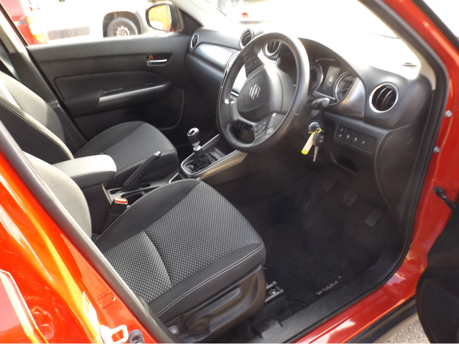 2024 Suzuki Vitara - image 4