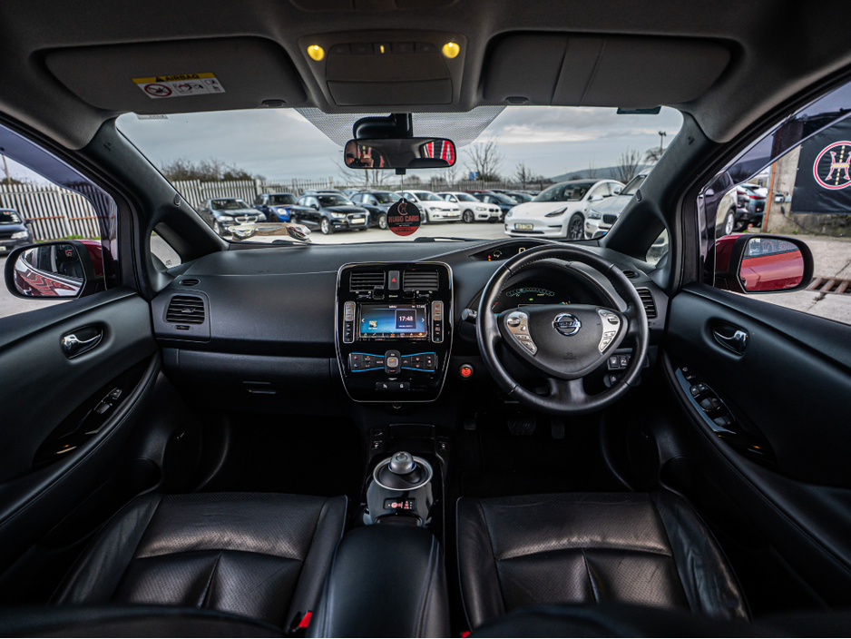 2016 Nissan Leaf - image 6