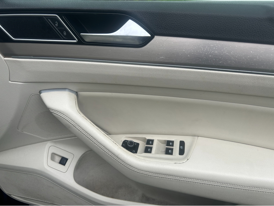 2016 Volkswagen Passat HIGHLINE 1.6 TDI 6SP 120HP €8,995