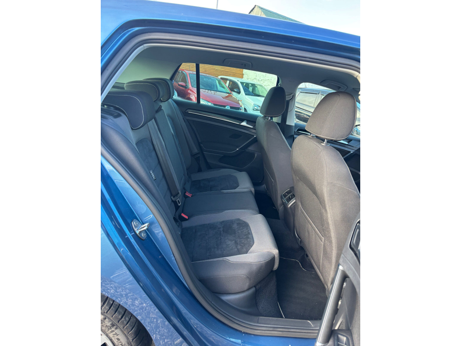 2017 Volkswagen Golf  €16,500