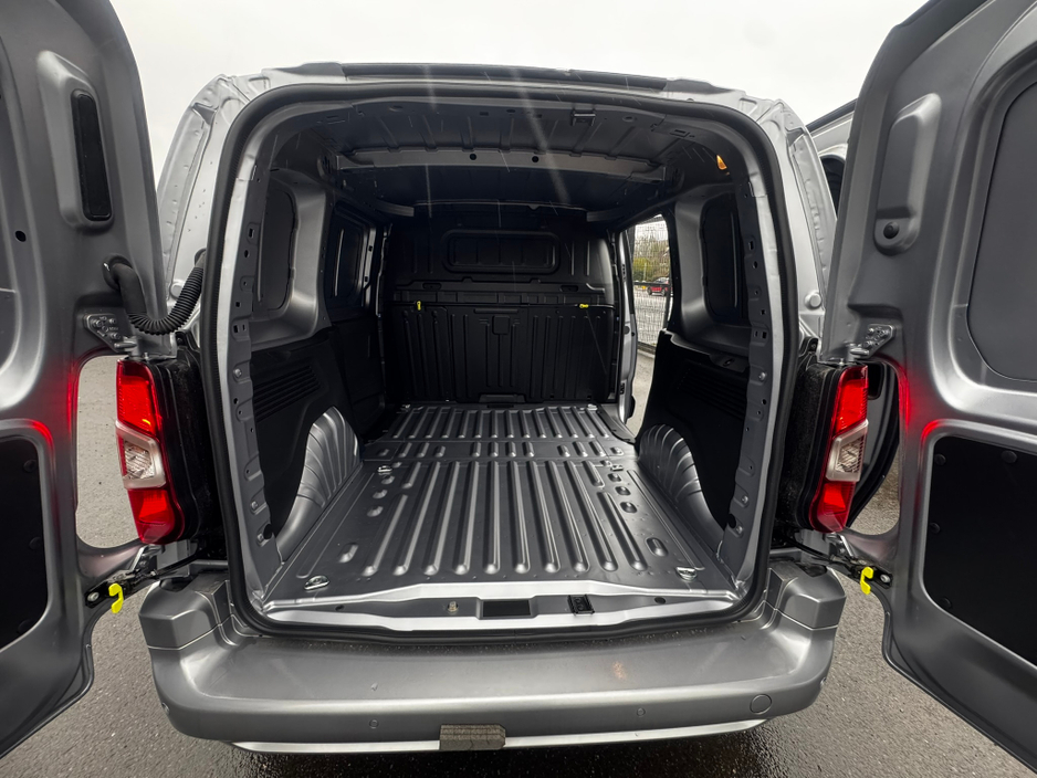 2025 Opel Combo - image 13