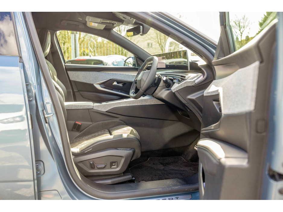 2026 Peugeot 5008 - image 14