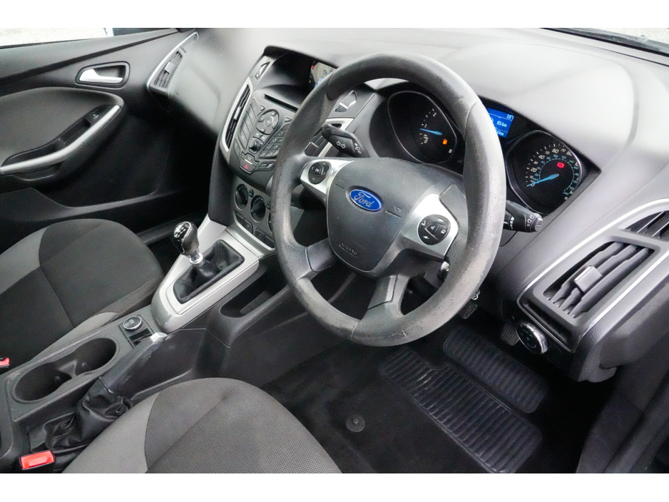 2013 Ford Focus - image 2