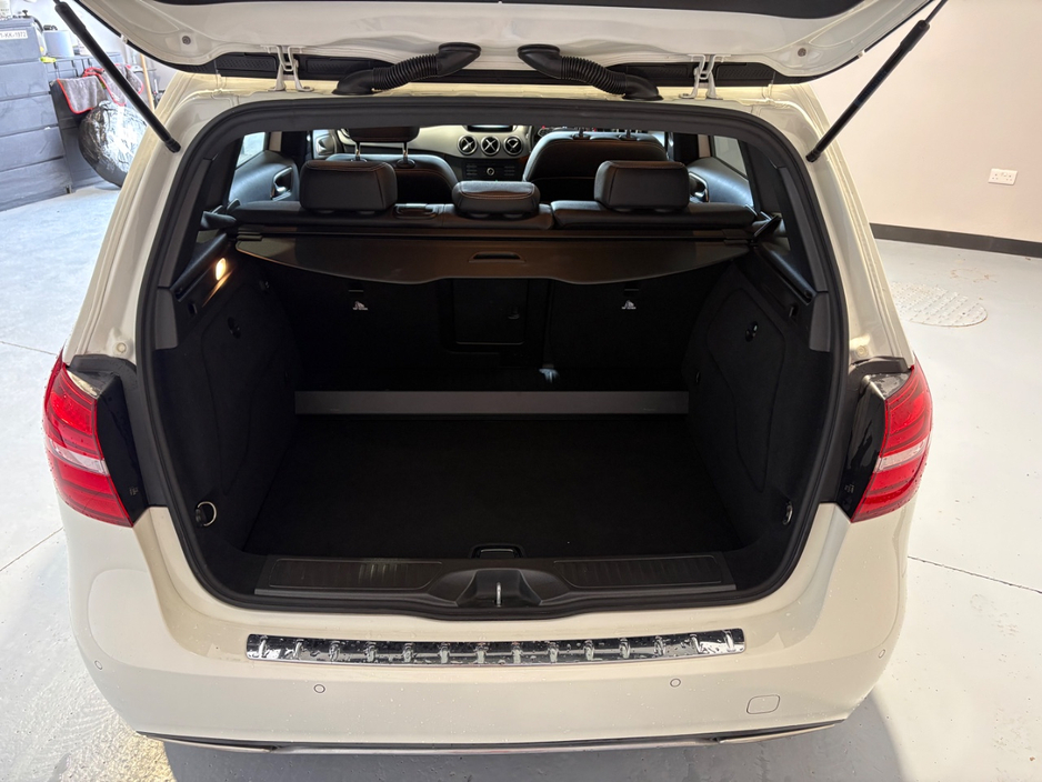 2017 Mercedes-Benz B Class - image 12