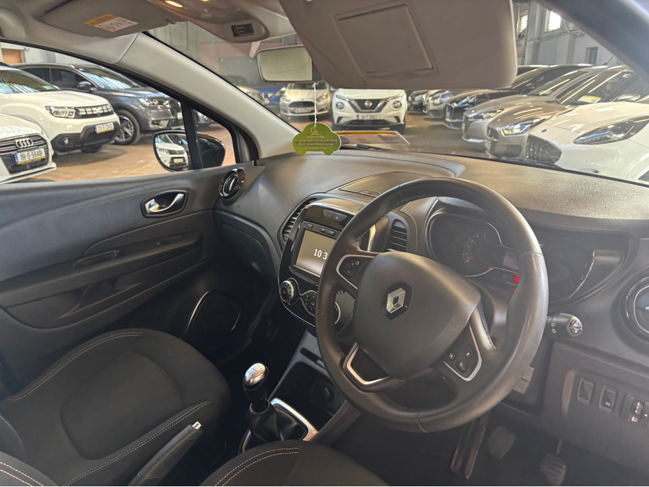 2021 Renault Captur - image 13