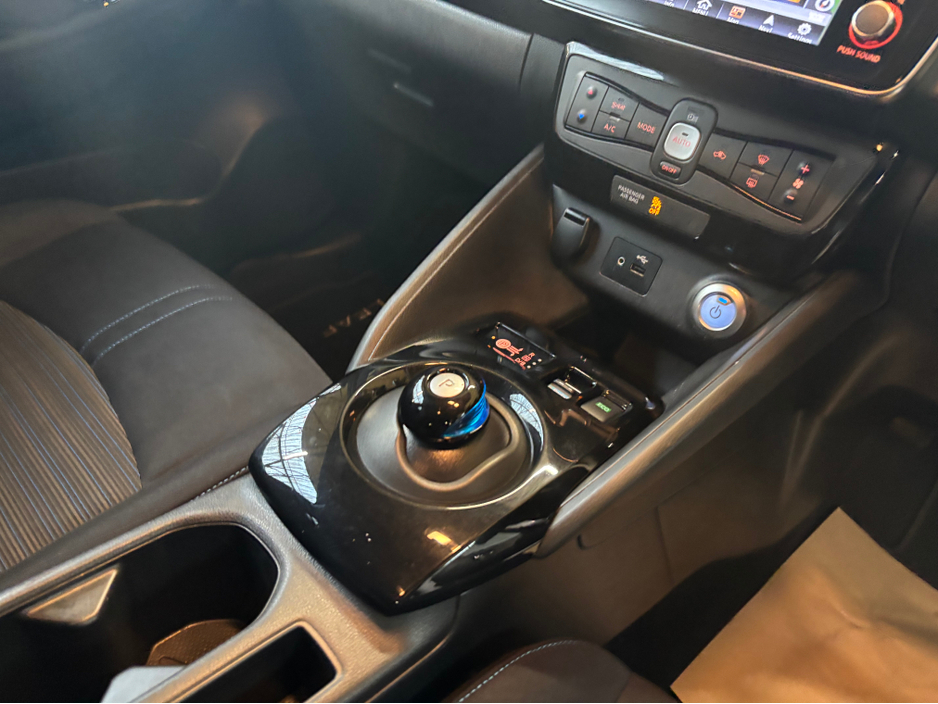 2019 Nissan Leaf - image 8