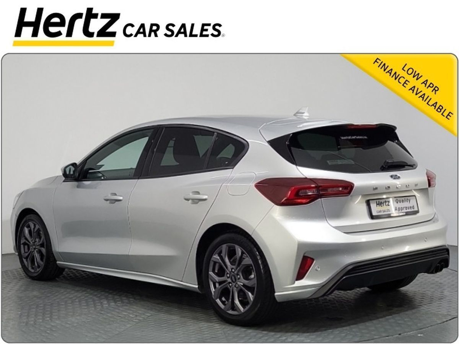 2023 Ford Focus - image 2