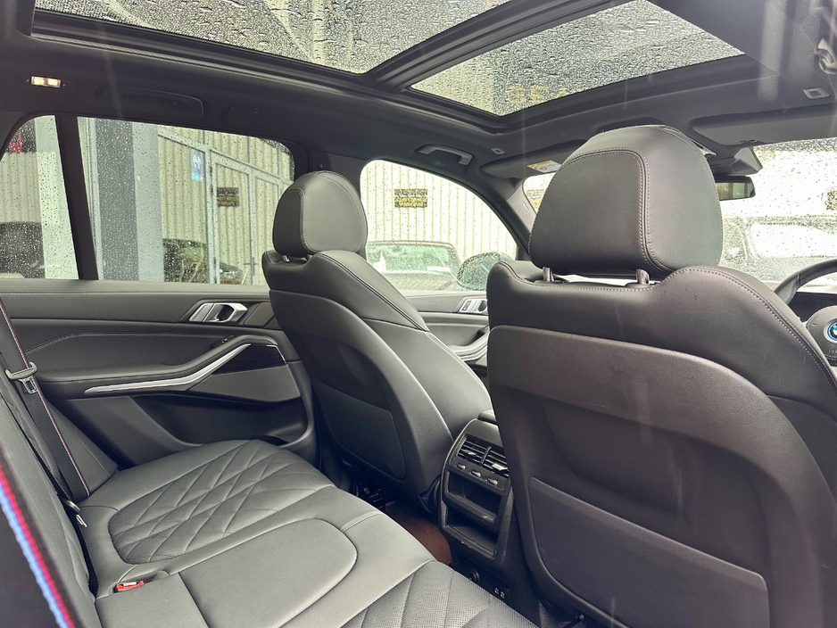 2025 BMW X5 - image 18