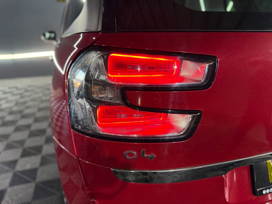 2015 Citroen C4 e-HDi 115 Airdream 6-spd man EXCLUSIVE €6,950