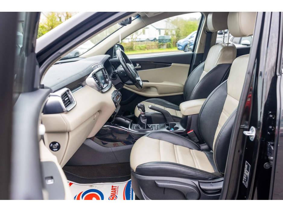 2018 Kia Sorento - image 8