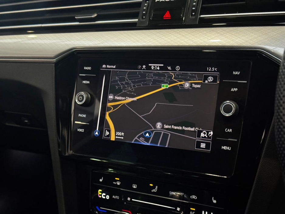 2021 Volkswagen Passat - image 16