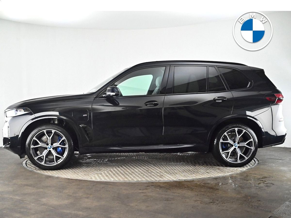 2025 BMW X5 - image 3