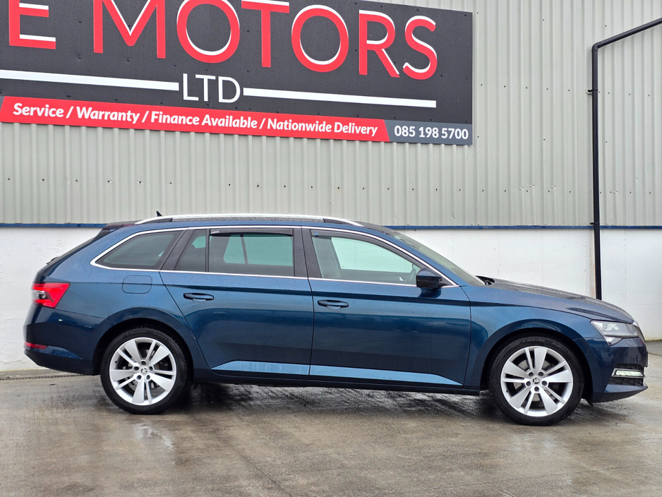 2020 Skoda Superb - image 4