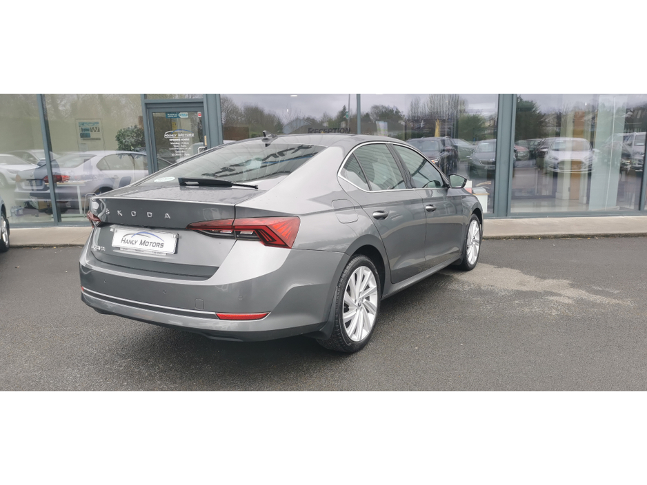 2023 Skoda Octavia - image 10