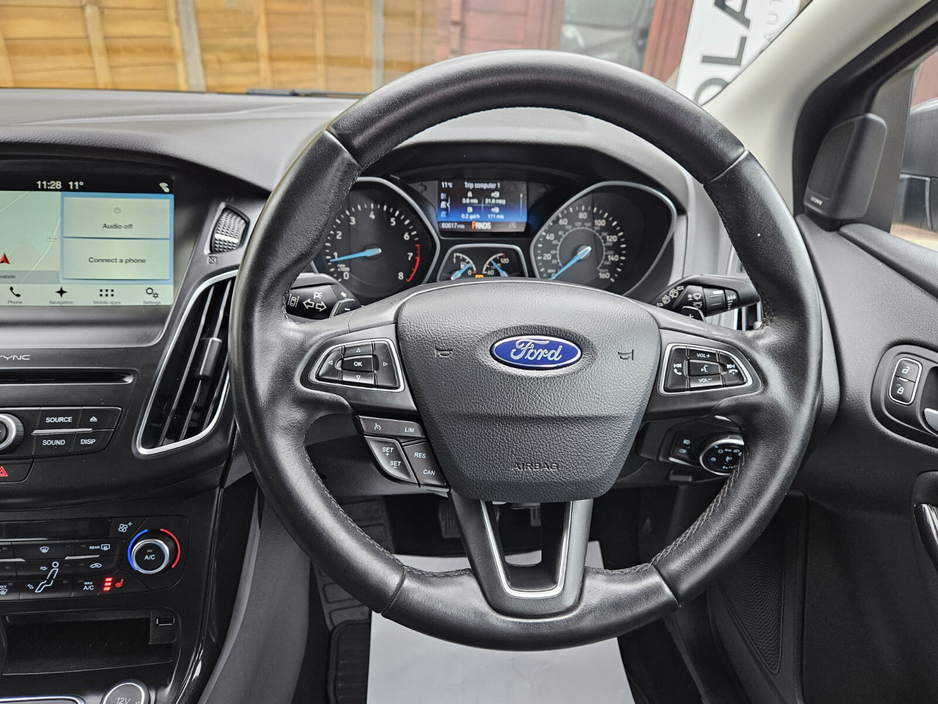 2017 Ford Focus - image 27