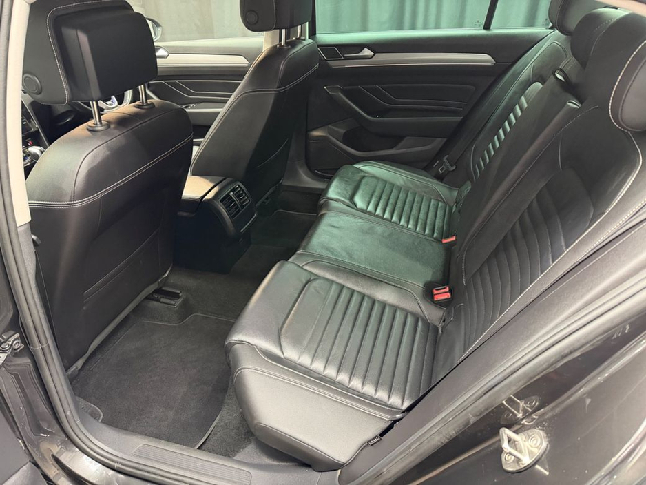 2022 Volkswagen Passat GTE S-A DSG €25,450