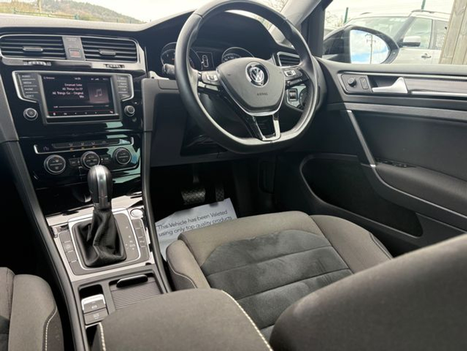2016 Volkswagen Golf - image 14