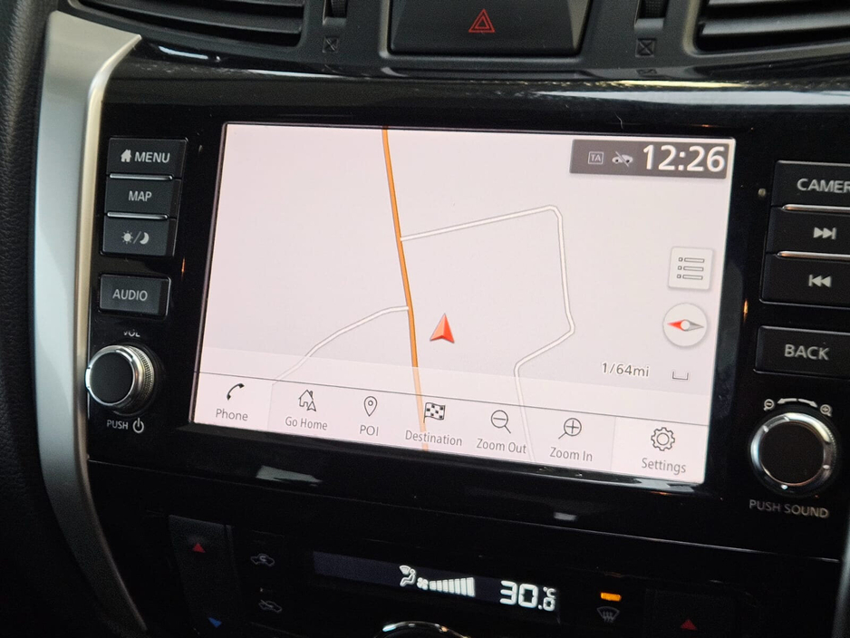 2019 Nissan Navara - image 13